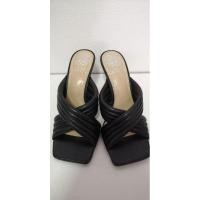 ราคา รองเท้าส้นสูง VINCE CAMUTO ของใหม่จากอเมริกา รองเท้าไซส์ 7 1/2 แต่เหมาะกับคนใส่ไซส์ 7 นะคะ (41301320242)