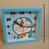 ราคา นาฬิกาแขวน หรือ ตั้งโต๊ะ ลาย โดเรม่อน (Doraemon) ขนาดสูง 7 นิ้ว (1982115078)
