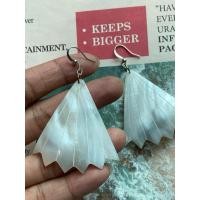 ราคา ต่างหูเปลือกหอยมุก แกะสลัก ขนาด6-7cm เปลือกหอยแท้ธรรมชาติ (41800646732)