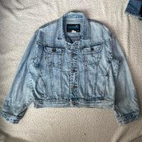 ราคา เสื้อแจ็คเก็ตยีนส์ ZINNA JEANS jacket denim (อก44) มือสอง (28735746140)