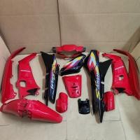 ราคา ชุดสี กาบรถ เฟรมรถ wave100 wave110s สีแดงดำ ยกชุด13ชิ้น พร้อมติลาย ปี2002 (29250699252)