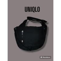 ราคา กระเป๋าสะพาย Uniqlo มือสอง สีดำ สภาพดี ⭐ใบใหญ่⭐ (18694982358)