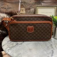 ราคา Celine vintage clutch มือสองของแท้ (29206541191)
