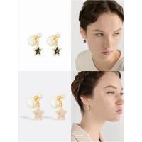 ราคา ของแท ต่างหูผู้หญิง Dior มุกเรซิน คริสตัลสีเงิน โลโก้ CD แก้วสีน้ำเงินเข้ม รุ่นใหม่ปี 2025 (57253040301)