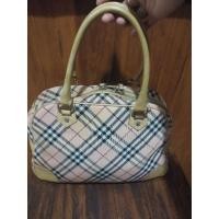 ราคา Burberry blue label vintage bag กระเป๋าแบรนด์เนมแท้มือสองสภาพดีcanvas ดีมีร่องรอยตรงขอบหนังตามอายุของกระเป๋า (5294334396)