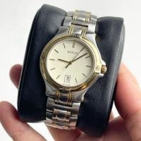 ราคา GUCCI 9040M “ตัวเรือนสองกษัตริย์ หน้าปัดสีไข่ หลักเวลาสีทอง ชุดเข็มสีทอง“ (28459995240)