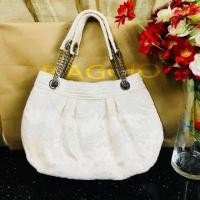 ราคา กระเป๋าผ้าStraight señorita lace ลูกไม้ คู่กับซับใน peach skin สีขาวเนื้อเกรดเอ น้ำหนักเบา หรูหราจาก Raggio Di Borsetta (1002841596)