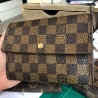 ราคา Used LV Wallet Damier (1696821550)