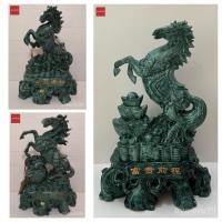ราคา ม้า ม้ามงคล ม้ายกขา ยืนถุงทอง ก้อนทอง สมบัติ เสริมดวง งานเรซิ่นสีเขียวหิน สูง​ 17 นิ้ว แก้ปีชง 66 (16381611918)