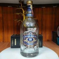 ราคา Vỏ chai rượu ngoại Chivas 18 năm 1750mL xuất xứ Scotland trưng bày decor (chai rỗng) (52354459784)