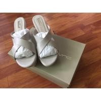 ราคา รองเท้าส้นตึกสีเทา VNC (581004172)