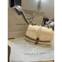 ราคา กระเป๋า Charles & Keith มือสอง สีขาว (24013832398)