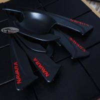 ราคา NISSAN NAVARA 2014 - 2018 4 DOOR NP300 เบ้ารองมือเปิดประตู 4 ชิ้น สีดำด้าน โลโก้แดง สำหรับ นิสสัน นาวาร่า 4 ประตู (17727585705)