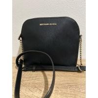 ราคา michael kors กระเป๋าครอสบอดี้ มือสอง ของแท้ ขนาด 8.5 นิ้ว (25761260435)