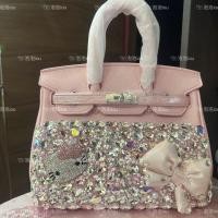 ราคา สินค้าใหม่กระเป๋าคิตตี้ Hello Kitty 25cm สามารถสะพายข้างหนังแท้ฝังเพชรกระเป๋าหนัก (29267239491)