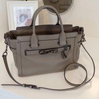 ราคา ขายกระเป๋า coach รุ่น #swagger27 มือ2 (567328196)