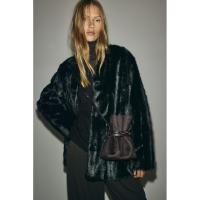 ราคา H&M(เอชแอนด์เอ็ม) กระเป๋าสะพายข้างทรงซอง Women Pouch-look crossbody bag 1307249_2 (41326106601)
