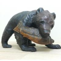ราคา งานไม้แกะสลักหมีคาบปลา Handmade สินค้าญี่ปุ่นมือสอง (312405970)
