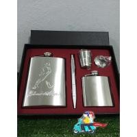 ราคา ชุดขวดเหล้า 2 อัน ลาย JOHNNIE WALKER ในชุดประกอบด้วย ขวดเหล้าขนาด 8 OZ ขวดเหล้าขนาด 3 OZ แก้ว กรวย และปากกา (5735116629)