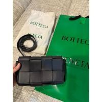 ราคา Used like new : Bottega Veneta Cassette Belt Bag สีดำด้าน หนัง lambskin กระเป๋าพร้อมถุงผ้า (43301249161)