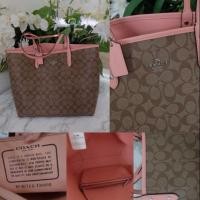 ราคา กระเป๋า coach reversible bag สีชมพู (1445920391)