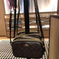 ราคา Coach crossbody 2 zip new แท้100% (2842397633)