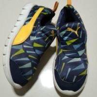 ราคา Puma เบอร์32 รองเท้าเด็ก ยี่ห้อ แท้ มือสอง ราคาถูก สภาพดี (6118008781)