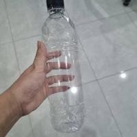 ราคา ขวดพลาสติก 750 ml, 80 ขวด สีขาวใส พร้อมฝาหลายสี (โรงงานผลิตขวดโดยตรง ปลีก/ส่ง) (19690411973)