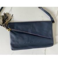 ราคา กระเป๋า GIVENCHY ขนาด 32*21cm กระเป๋านำเข้า กระเป๋ามือสอง ฟรีค่าจัดส่ง (18437581759)