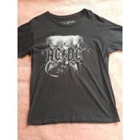 ราคา เสื้อยืดมือสอง คอกลม แขนสั้น วง ACDC ลายกีต้าร์สายฟ้า ปี 2015 สีดำ sizeS (14196830609)