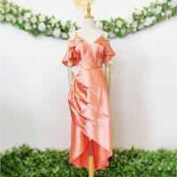 ราคา ชุดราตรี ชุดออกงาน ชุดไปงานแต่งงาน เดรสออกงานสีส้ม สายเดี่ยว เปิดไหล่ระบายปิดต้นแขน (3852776854)
