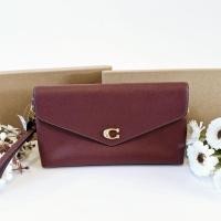 ราคา กระเป๋าคลัช Coach Wyn Clutch CC487 (26473864044)