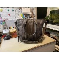 ราคา กระเป๋าถือหรือสะพาย Givenchy แท้ (19947066759)