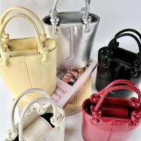 ราคา กระเป๋าโยโย่ ใบมินิ ใส่มือถือได้ไม่เกิน 6"นะคะ แถมสายยาว #28336 (42452047938)
