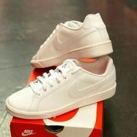 ราคา NIKE สีขาว (683365197)