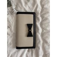ราคา กระเป๋าสตางค์มือสอง wallet second hand ‼️ kate spade สีขาวดำ มีตำหนิด้านใน (20161963894)