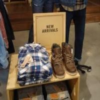 ราคา ป้ายติดประกาศไม้ก๊อก บอร์ดไม้สำหรับโชว์รูปภาพ ประกาศ กรอบและฐานทำจากไม้สนซีดาร์ Wooden Display Board (25182103275)