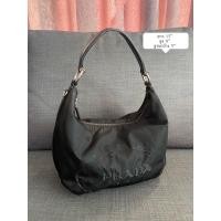 ราคา Prada Nylon Vintage Shoulder Bag มือสองของแท้ (14911075573)