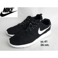 ราคา Nike Rosherun Black & White Mirror มือสองสภาพใหม่ (191840354)