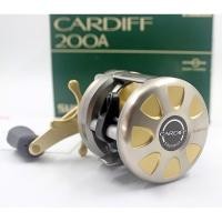 ราคา !!!สินค้าพร้อมจัดส่ง!!! รอกเบท Shimano Cardiff 200A แท้100% พร้อมใบรับประกันสินค้า (12736022021)