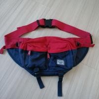 ราคา Herschel Eighteen Hip Pack มีตำหนิ กระเป๋าคาดเอว,อก Herschel Eighteen Hip Pack- Navy Red ของแท้100% สีแดง/น้ำเงินกรมท่า (42228391995)