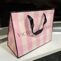 ราคา ถุง Victoria’s secret ขนาดใหญ่ แท้จาก shop พร้อมกระดาษสาเหมือนออกมาจาก shop (8305937570)
