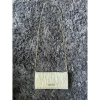 ราคา miu miu long wallet ที่สามารถ adapt เป็น WOC ได้ (24553898730)