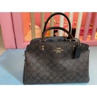 ราคา กระเป๋า COACH สีน้ำตาลมือ✌️ (14081489162)