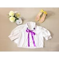 ราคา เสื้อคุณหนูสีขาว ปักลายองุ่น ผูกโบว์สีม่วง (3936896510)