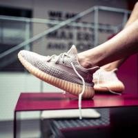 ราคา ADIDAS YEEZY BOOST 350 V2 “SYNTH" (2667674612)