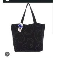 ราคา กระเป๋าผ้า kaws x uniqlo สีดำมือสองสภาพดี (25813539114)