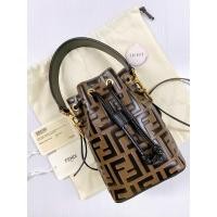 ราคา FENDI mini Mon Tresor สภาพกริบ เหมือนใหม่ ไร้ริ้วรอย ของแท้ (3859999457)