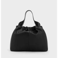 ราคา (Used like new) กระเป๋า charles and keith รุ่น ally ruched สีดำอะไหล่สีทองของแท้100% (26707558148)