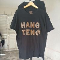 ราคา KATUN เสื้อยืดผ้าฝ้ายสีดําคอปกแข็งแรงในตัวไม่มีตะเข็บข้าง BURBERRY X HANGTEN มือสอง ไซส์ L รอบอก 110cm ยาว 73cm ลื่น ไม่มีลบ (53156329694)